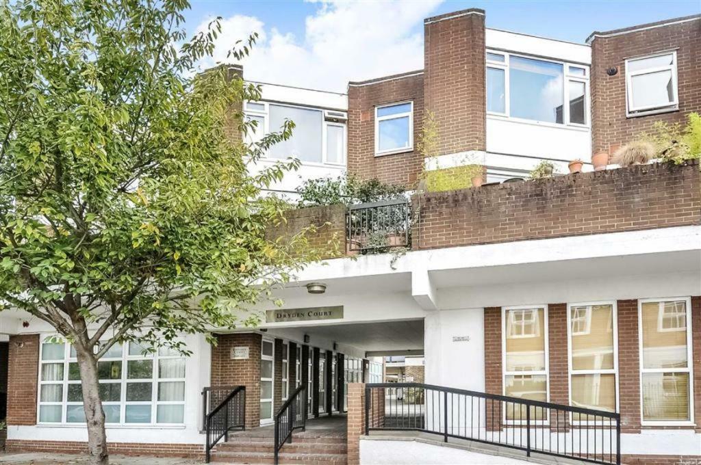 With Parking Near Waterloo & St Thomas & Big Ben & Parliament Appartement Londres